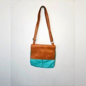 Vera Pelle Soft Leather Cross Body Shoulder Bag.